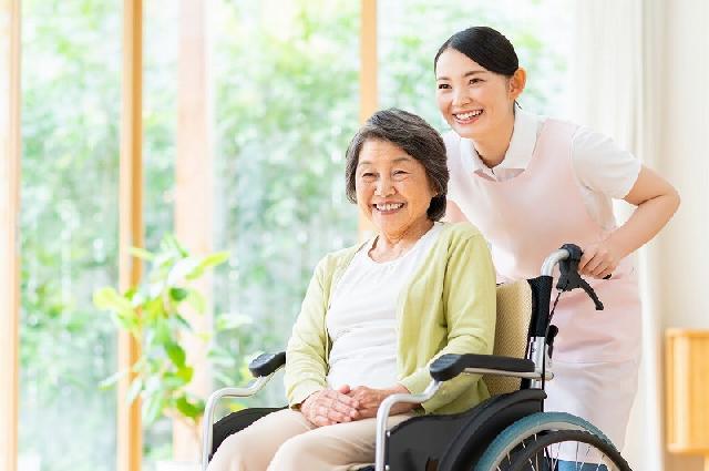 【大阪府堺市】介護職・ヘルパー　正社員　有料老人ホーム　資格取得支援制度を利用して、働きながら資格を取ることも可能です!